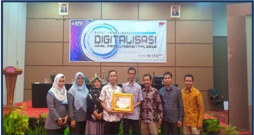 Penerimaan Penghargaan Digitalisasi dari KPU SUMBAR